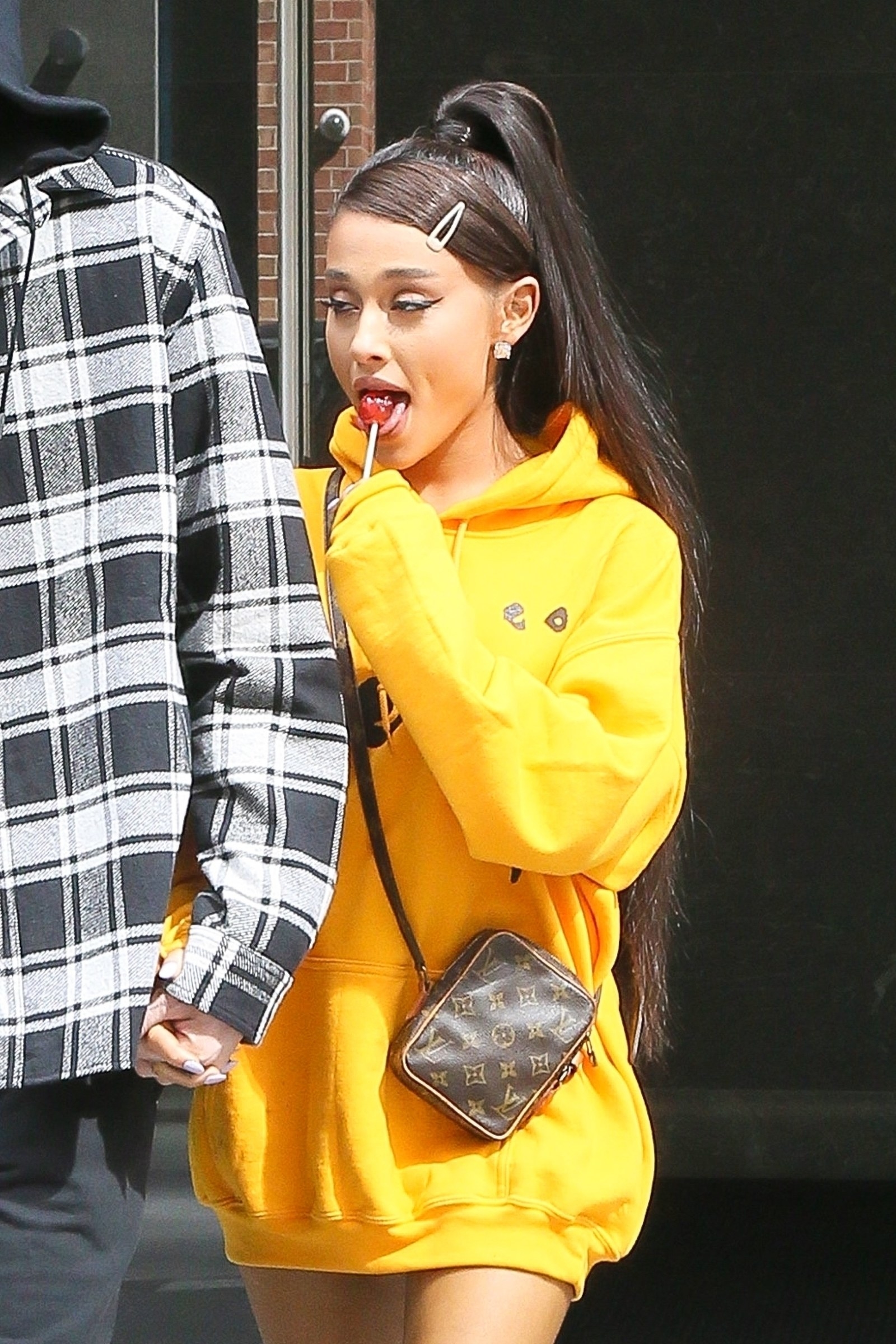 These Pics Of Ariana Grande, A Lollipop, And Pete Davidson Show They're ...