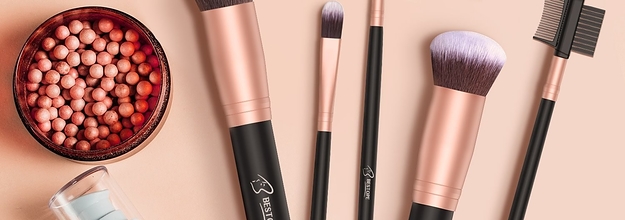 This Site Sells $1 Makeup Brushes You'll Be Obsessed With