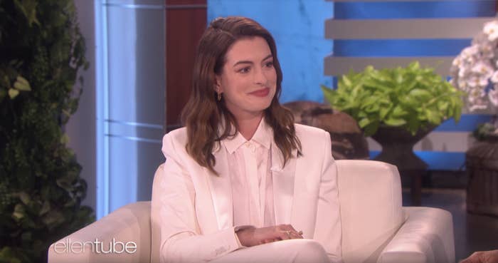 Anne Hathaway Told Ellen How Her Ocean S 8 Costars Supported Her After She Became A Mother