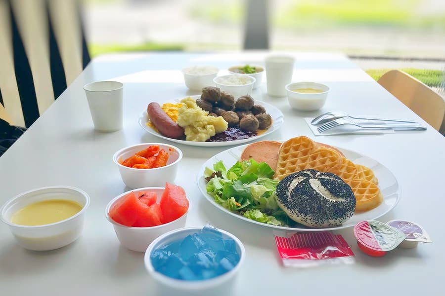 イケアのミートボール食べ放題 期間限定で朝食ビュッフェやってるから急いで