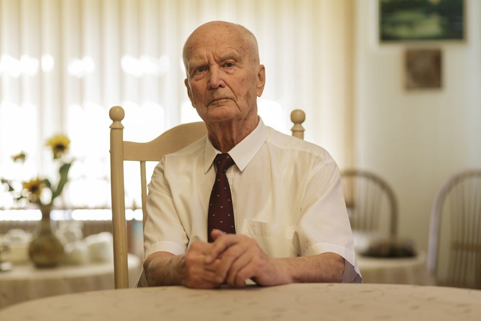 Uyda rus jinsiy aloqa Nogiron erkakning oyoqlari tepasida bolmagan seks videosi