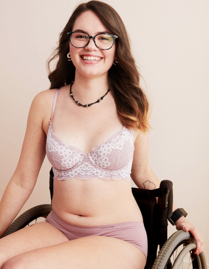 Mujeres con discapacidades y cuerpos realistas, las nuevas modelos de Aerie