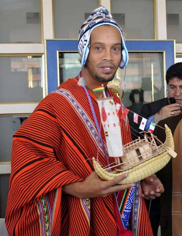 Qual rolê aleatório do Ronaldinho Gaúcho você é?