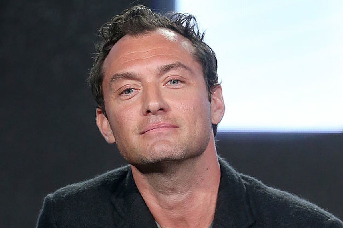 Jude Law Opened Up About Dumbledore’s Sexuality And Says “We’re