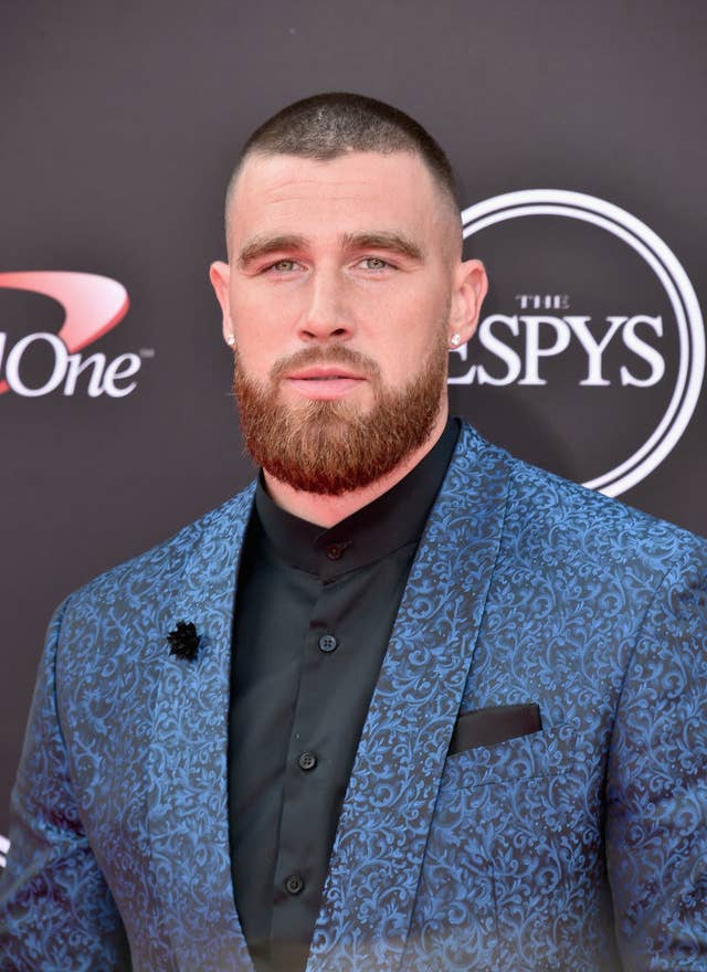 Travis Kelce Hair / Travis kelce contract and salary cap details, full