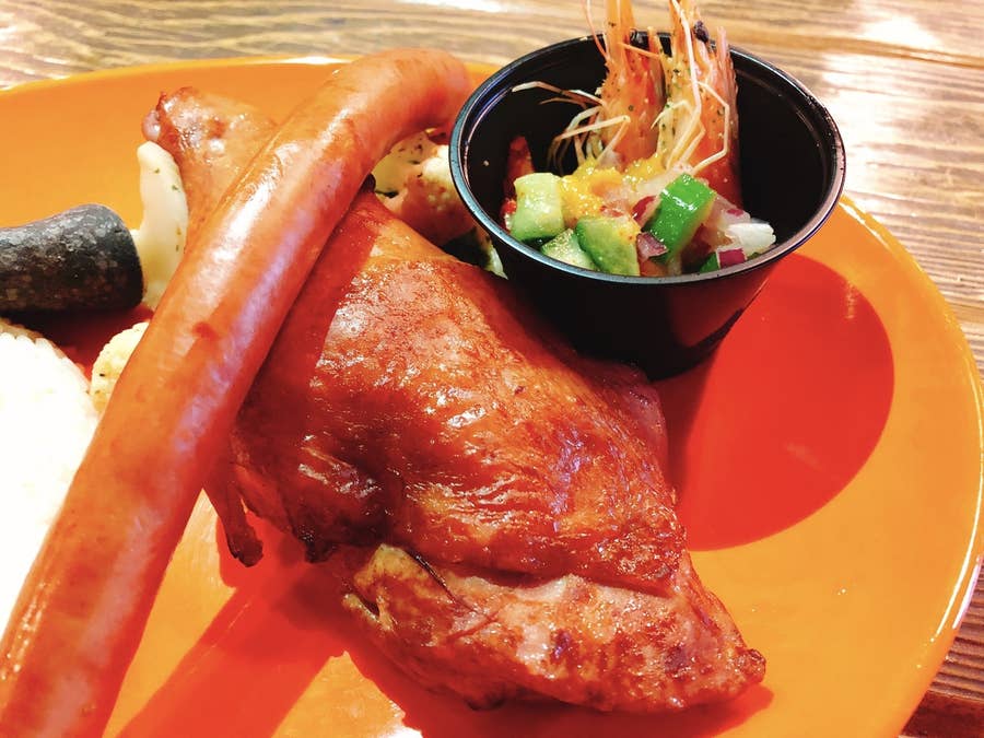 夏のディズニーシーの限定メニューはガッツリお肉 そして酒