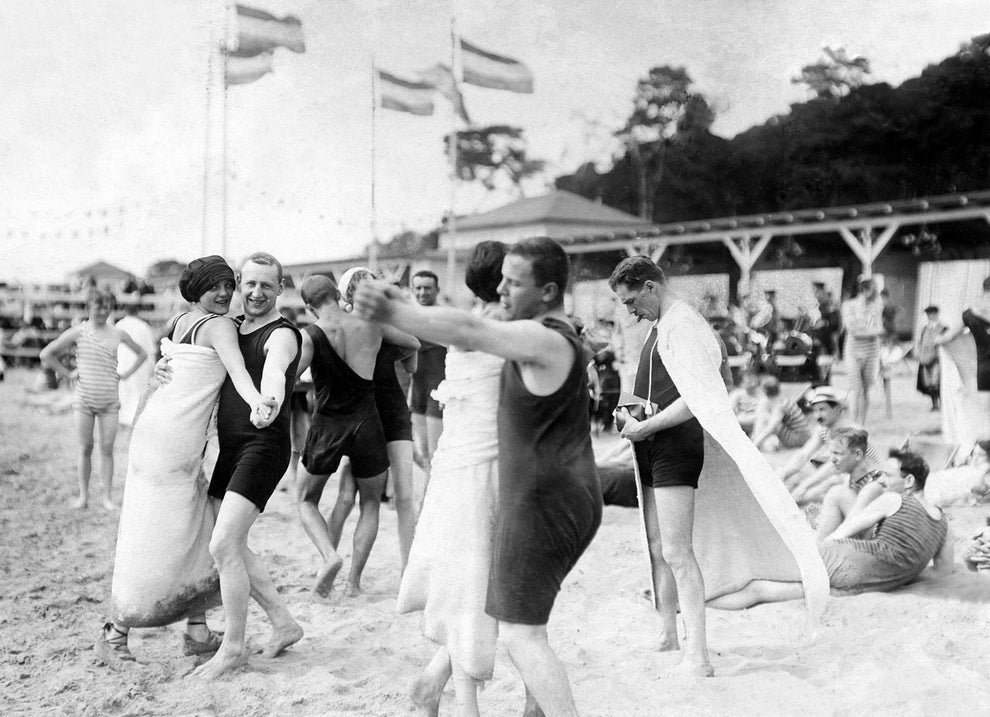 These Pictures Show What Going To The Beach Was Like Over 100 Years Ago