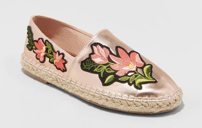 32 Shoes That People With Wide Feet Actually Swear By