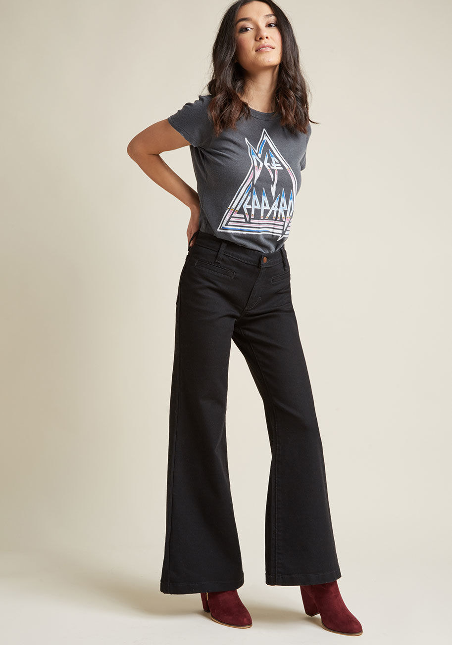 Price: $54.99 (originally $89; available in sizes 2-20W and in light blue for $44.99 and dark blue for full price)
