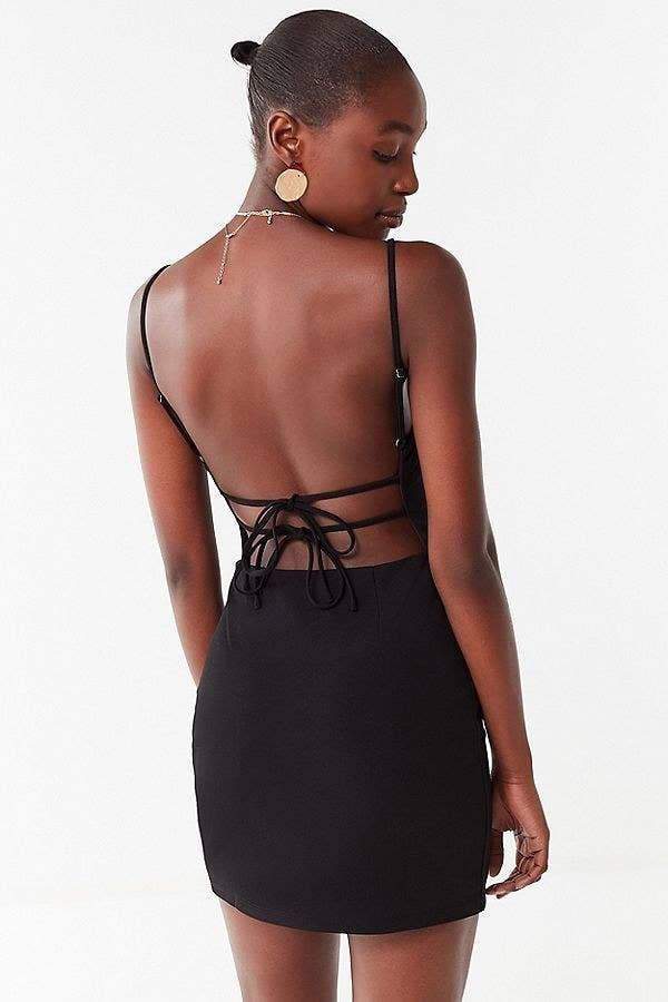 Look awesome and elegant with Backless tops - thefashiontamer.com