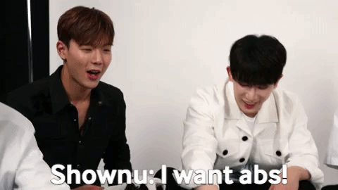 Kihyun: Shownu. He has a good body.Shownu: Thank you. I want Wonho's body. I want abs!Minhyuk: You have!Shownu: No, just one-pack.Minhyuk: Ok...