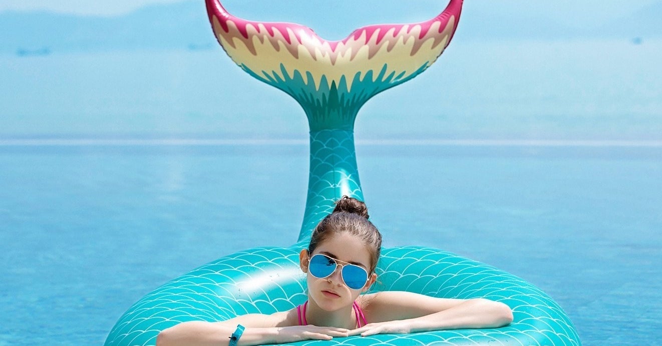 Inflatable Umbrella Drink Holder - Summer Pool Party - 2 Colors Available -  ApolloBox