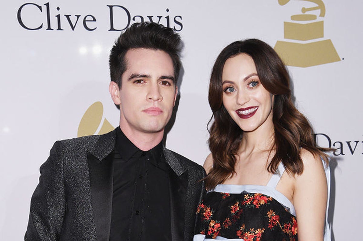 Panic At The Disco S Lead Vocalist Brendon Urie Has Come Out As Pansexual