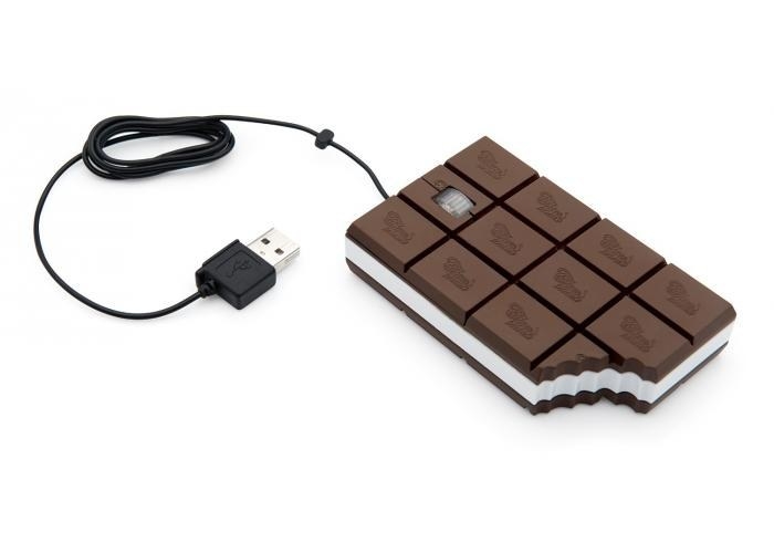 ¿Para qué tener un mouse aburridísimo si puedes tener esta maravilla? Ojo, verlo más de ocho horas al día puede hacer que te dé hambre. ;)