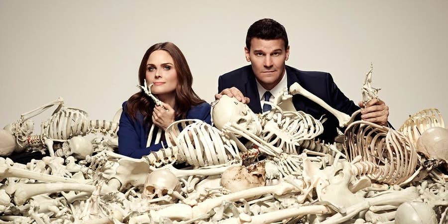 13 Pics That Were Actually Used To Promote The Show Bones