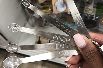 These measuring spoons for a drop, smidgen, pinch, dash, and tad :  r/mildlyinteresting