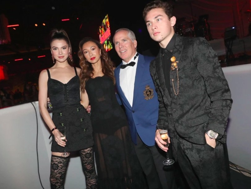Thomas' beautiful family, who rose to fame from their mini-series reality show, "Hangin with Los Henrys," all attended the event. The show centers around Thomas, his wife Azteca, their two children, Thomas Jr. and Maya Henry, as well as “Abuelita,” Teresa Crawford, who lives with the family in their San Antonio mansion.