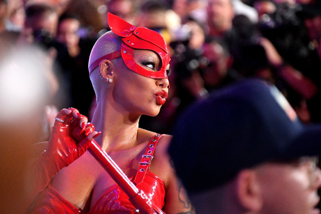 Amber Rose Showed Up To The 2018 VMAs As An "Intergalactic ...