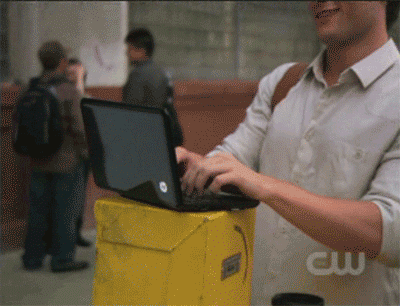 Résultat de recherche d'images pour "dan humphrey writing"