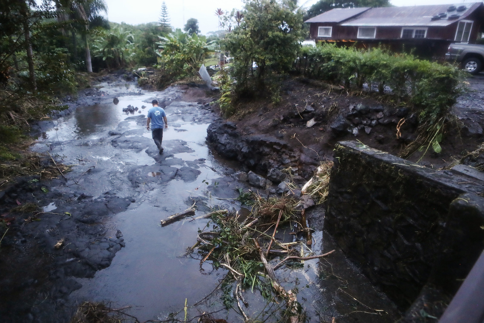 These Dramatic Photos Show Catastrophic Flooding In Hawaii After