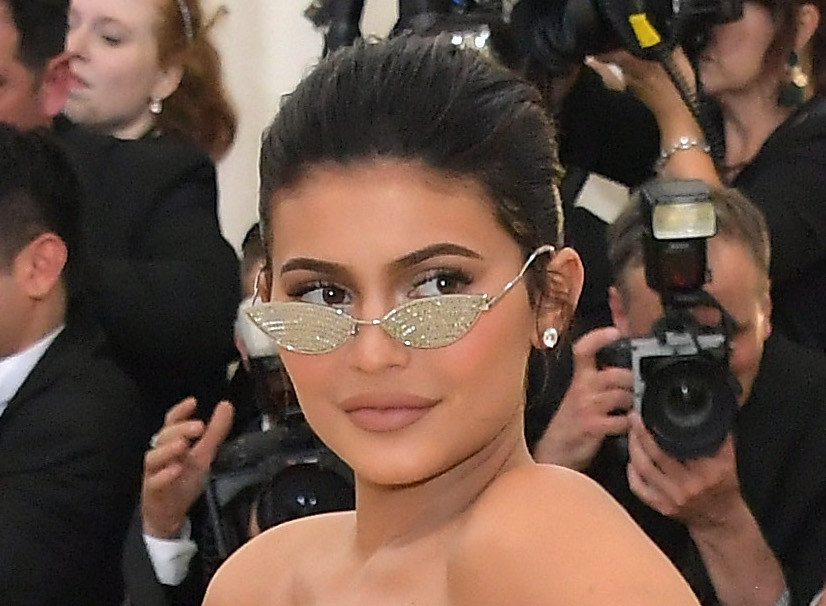 kylie jenner hour glass