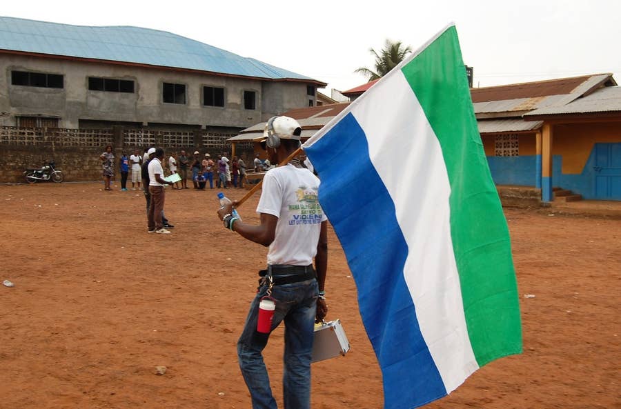 思わず5度見した 国旗がめちゃくちゃファミマだと話題の国がこちら 思わず5度見した 国旗がめちゃくちゃファミマだと話題の国がこちら