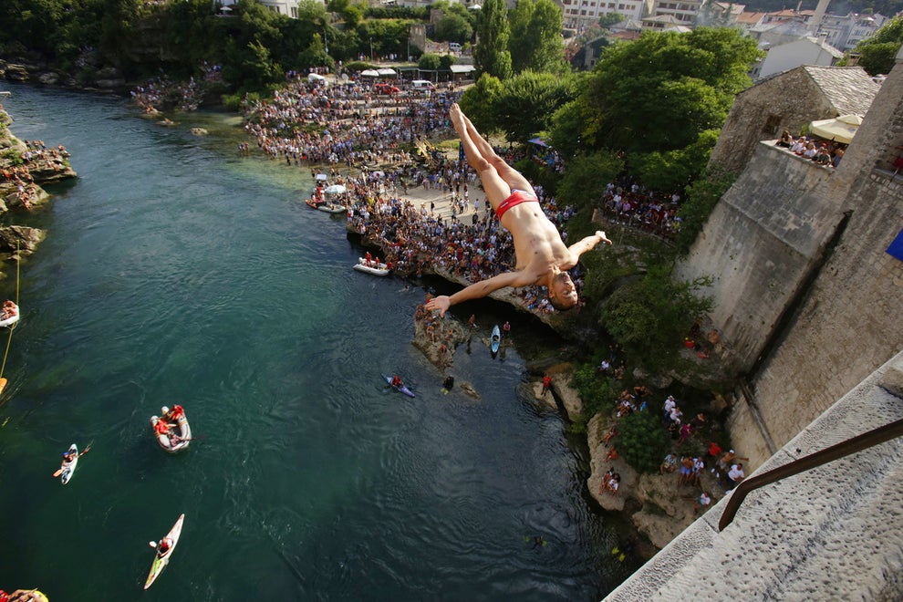 24 Of The Most Powerful Photos Of This Week