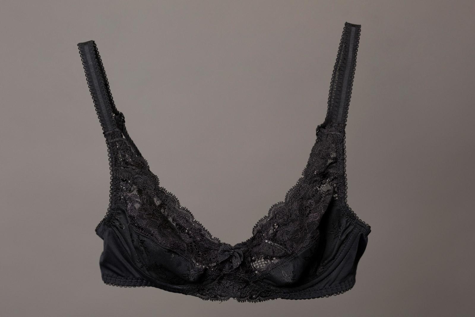 I Hate Wearing A Bra, So I Tried To Find The Perfect Bra To Convert Me