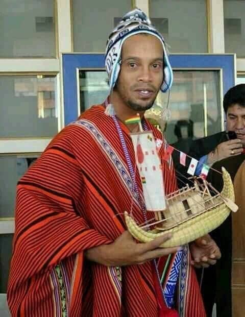 Resultado de imagem para ronaldinho aleatorio