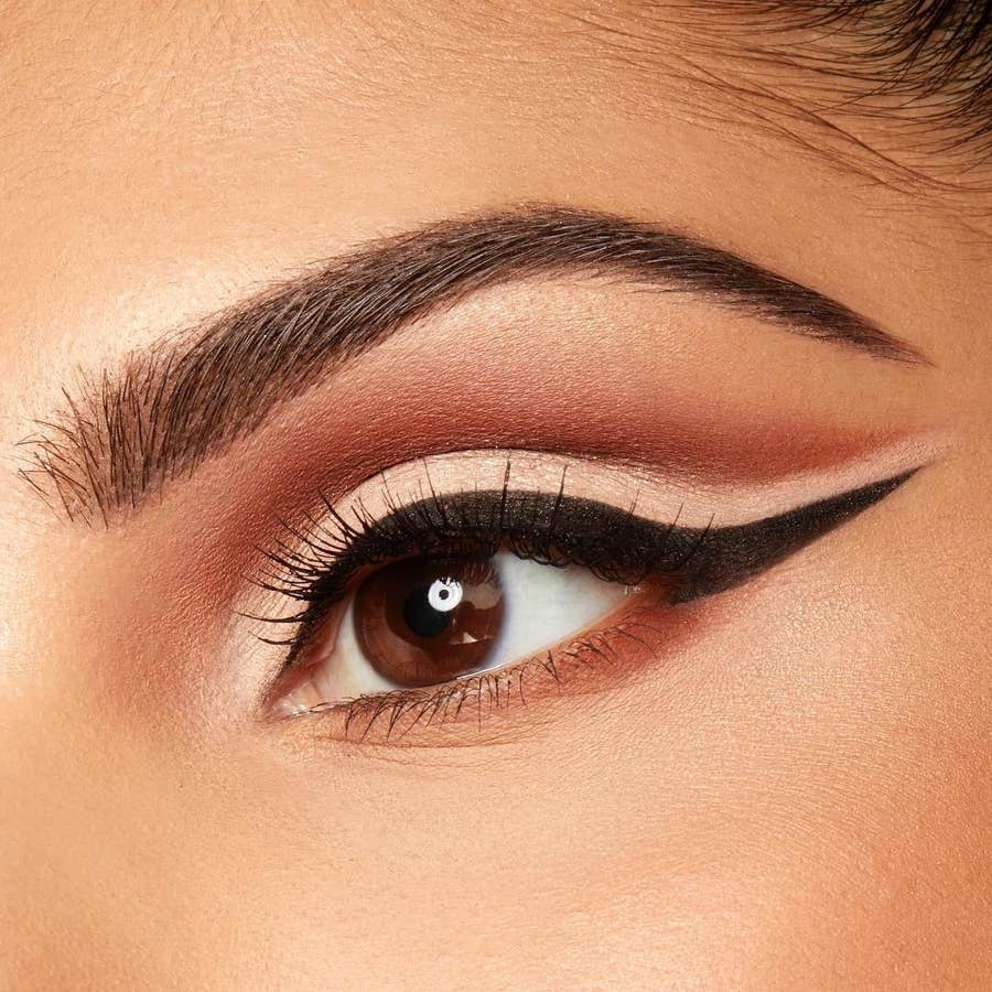 Enhance Your Eyes with the Perfect Cat Eye – WONDERSKIN
