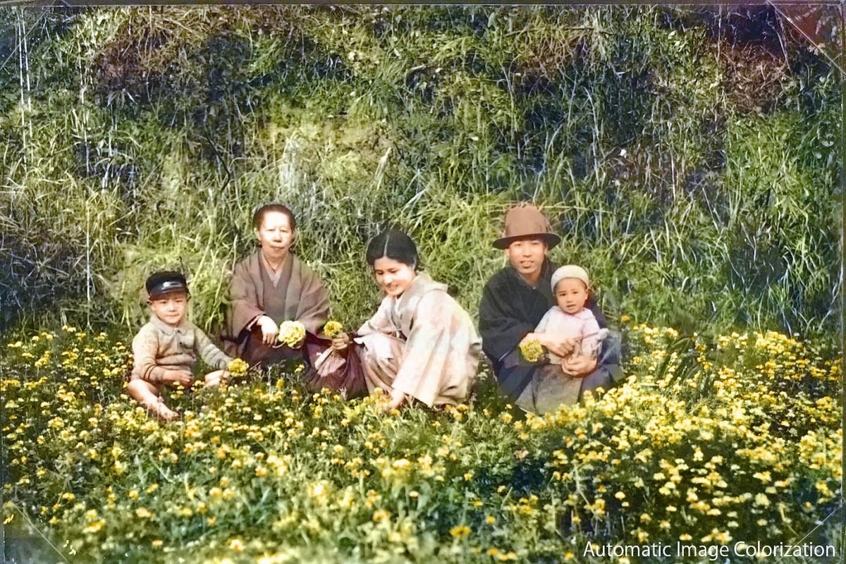 戦前の広島の人々。中島本町35番地にあった「高橋写真館」の写真。高橋久さん提供