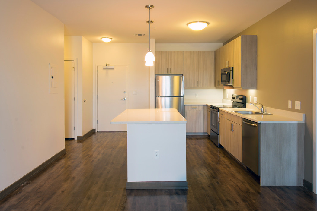 1BD/1BR Rent Range $1,270 - $1,440 - These luxury apartments located on the Riverwalk are #goals.