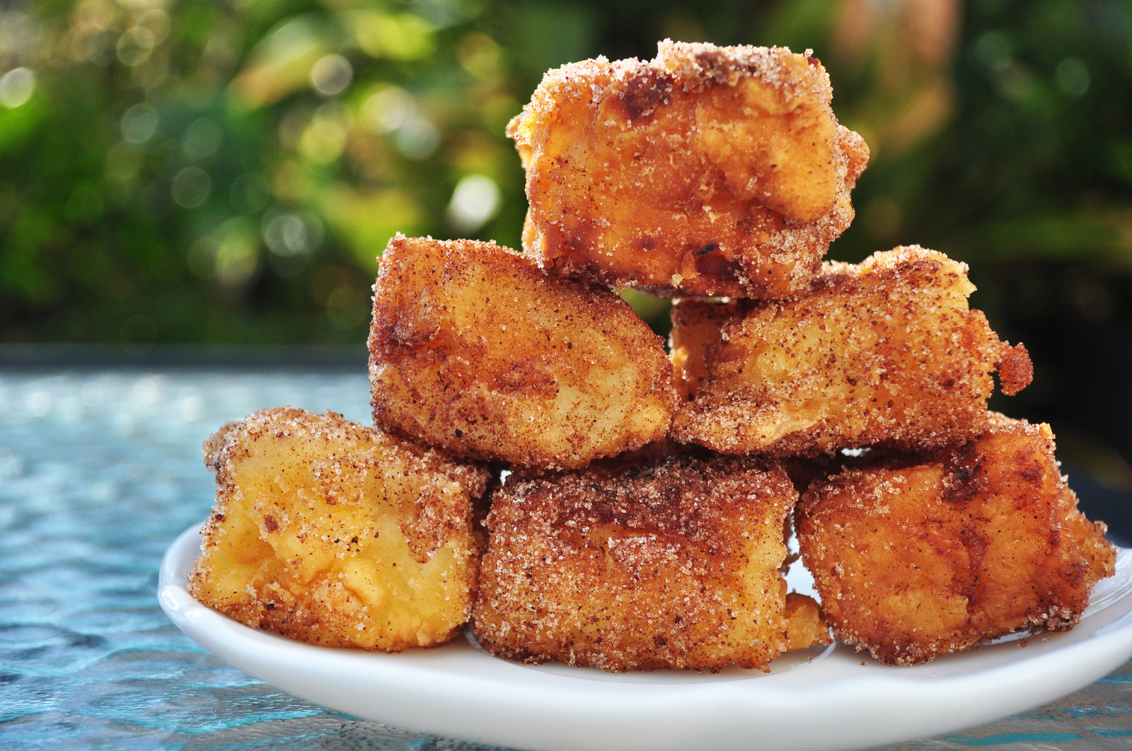 Жареное молоко китайский. Жареное молоко. Жареное молоко десерт. «Leche frita» (жареное молоко). Испанский десерт жареное молоко.