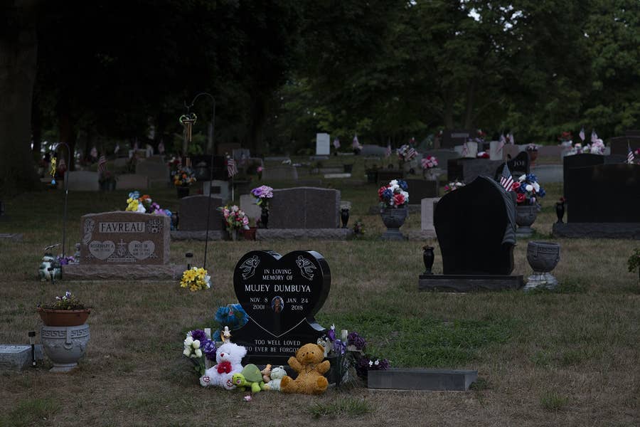 ママ 彼が保釈された 年の服役を終えた男に 少女は殺害された