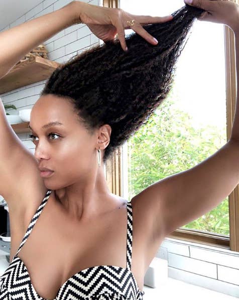 Tyra Banks Just Showed Her Real Hair Without Weave Or Wigs And It's  Beautiful
