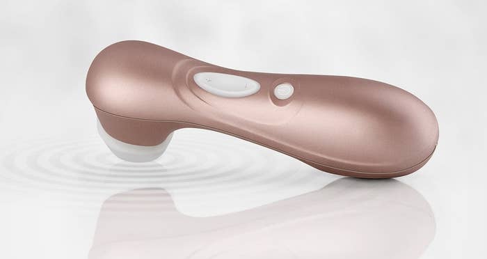 the vibrator with illustrated waves around it to illustrate the vibrations