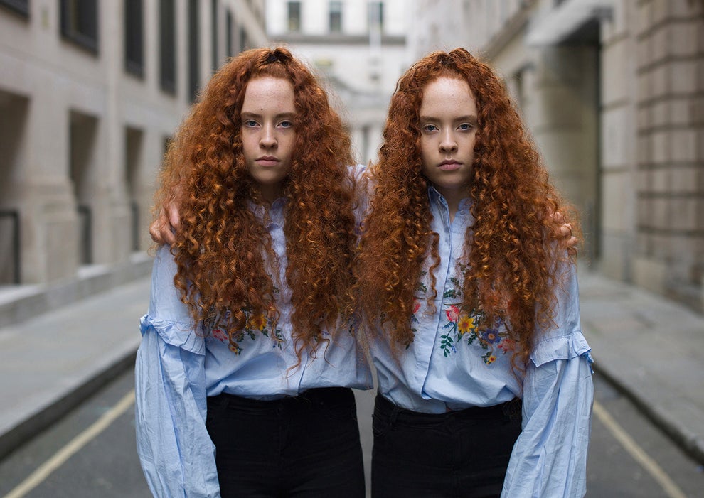 These Pictures Show What It's Like To Have An Identical Twin