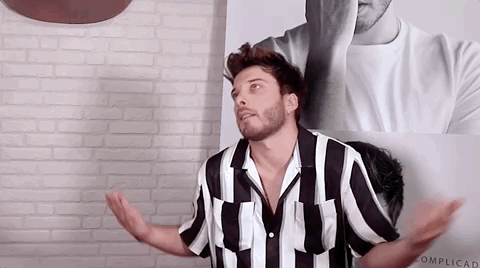 9. ¿Qué haces si tienes que estar hablando con alguien que no para de confundirte con otra persona?Cuando me pasa eso suelo no decirlo. Suelo asentir. Una vez me llamaban Bruno todo el rato y cuando me fui alguien le debió de decir que no me llamaba así y vino y me pidió perdón... Entonces, bueno, no me importa mucho que me llamen por otro nombre, al final estás hablando conmigo, así que...10. ¿Qué haces cuando se te cuela una señora en la cola del súper?Hago un gesto, como que realmente le dejé yo pasar. Creo que me hiere tanto el orgullo que se me cuelen que hago como... "yo te dejé".