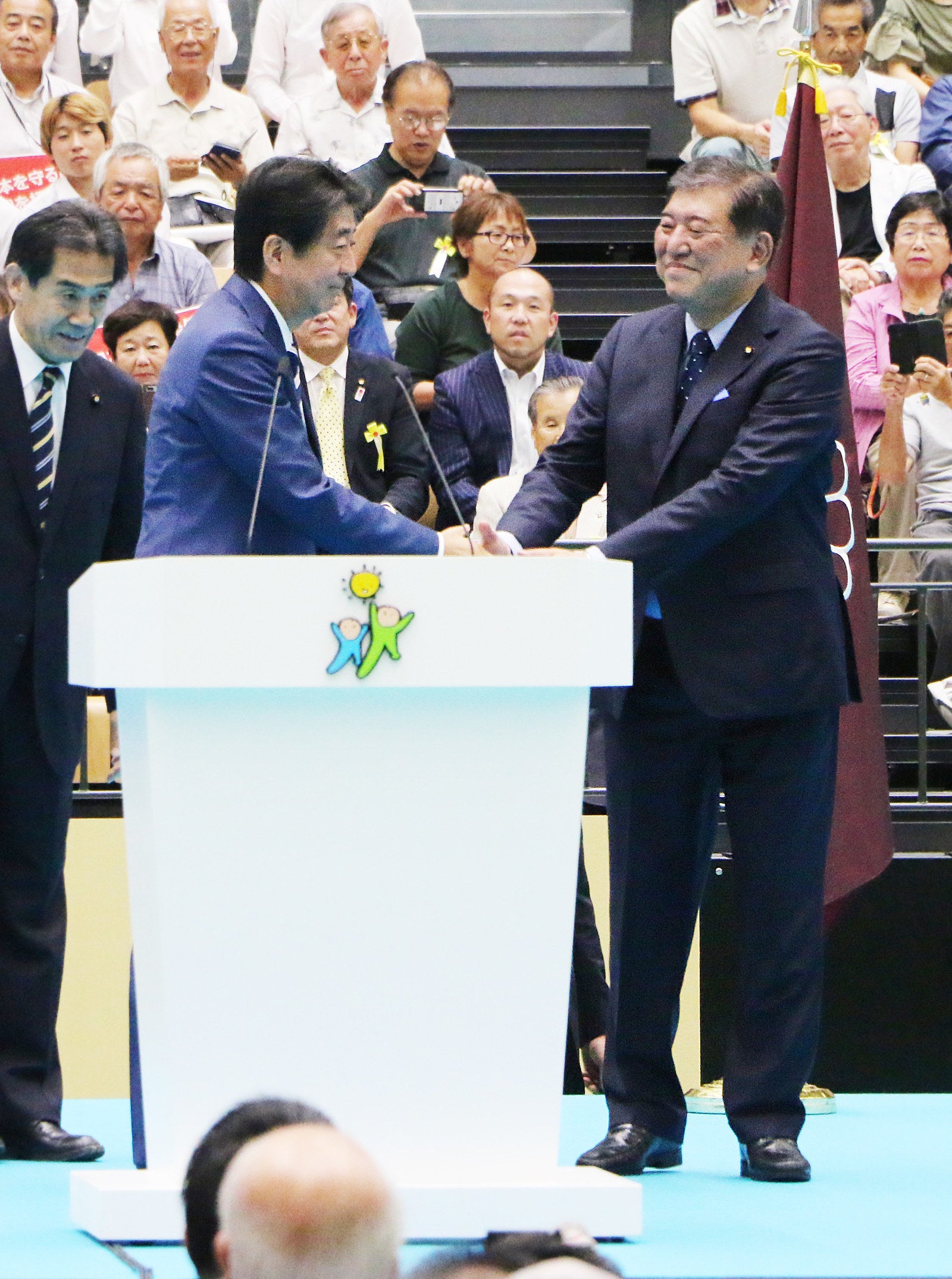 自民党総裁選は 権力闘争の歴史だった 現職に挑み 冷遇された人も