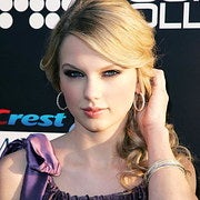 Thin eyebrows