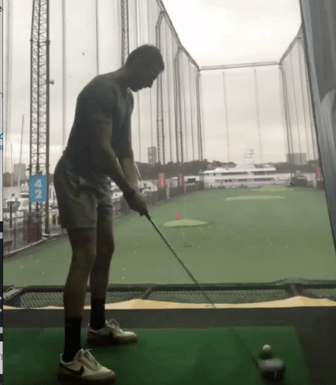 When I was younger, my dad would take my twin and me to the driving range in our hometown, and he'd teach us how to hold the club and everything. That was a longggggg time ago, and as you can see I forgot pretty much everything he taught me. Even though I was absolutely terrible at it, hitting golf balls at Chelsea Piers was actually a lot of fun. It was something I wouldn't normally do, and it was kind of nice to swing at something as hard as I could.