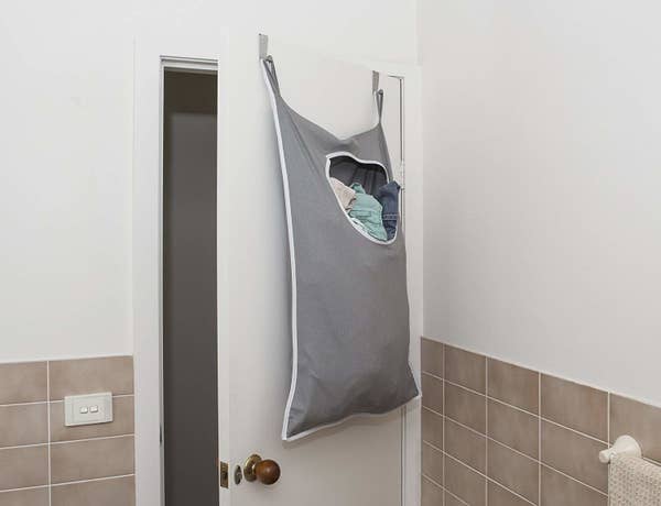 24 Clever Tricks For Tackling Disgusting Bathroom Problems