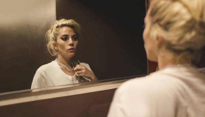 Este documental permite conocer mejor a la estrella del pop Lady Gaga. En el film, la cantante habla de poder en una industria dominada por hombres, de fama y exposición con unos medios que adoran rumorear sobre las mujeres y de la vida de una estrella con una enfermedad que, a veces, no le permite estar al 100%.