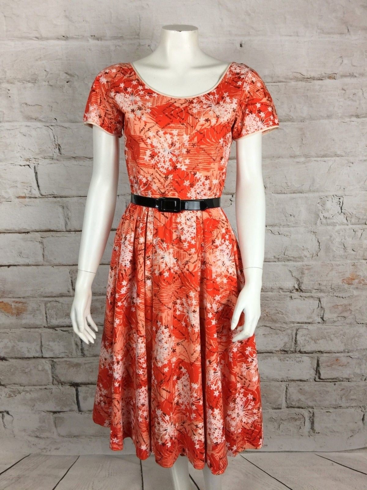 18 Vintage eBay Stores Our Readers Actually Swear By