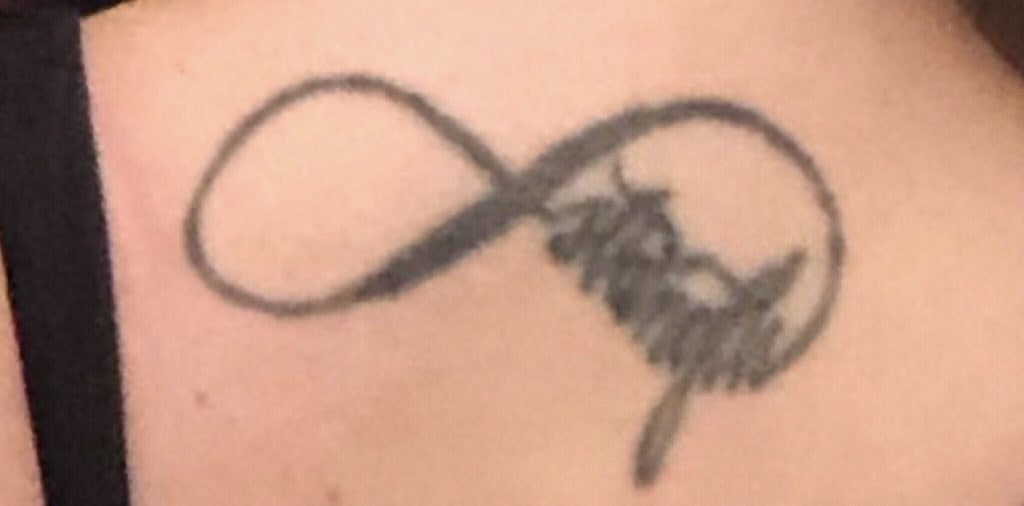 Teens Who Got The Trendy Infinity Symbol Tattoo In The Late 2000s Have A  Great Sense Of Humor About It Now