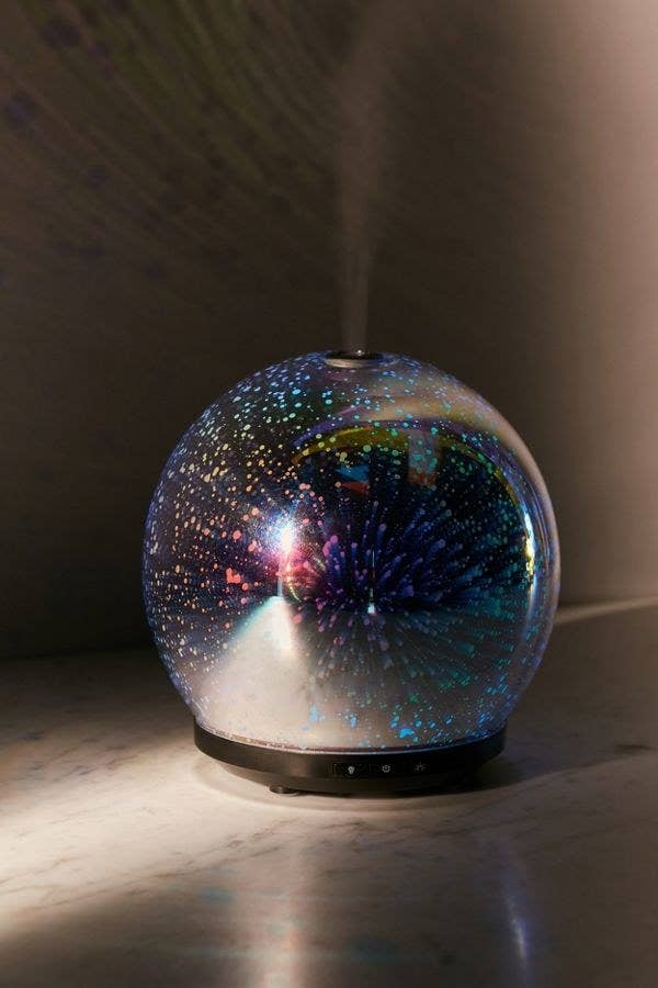 circle humidifier with colorful light show  