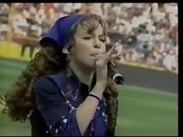 Siempre te preguntaste cómo le hacía para que se vieran perfectos mientras brincaba de un lado a otro bailando "Sapito".