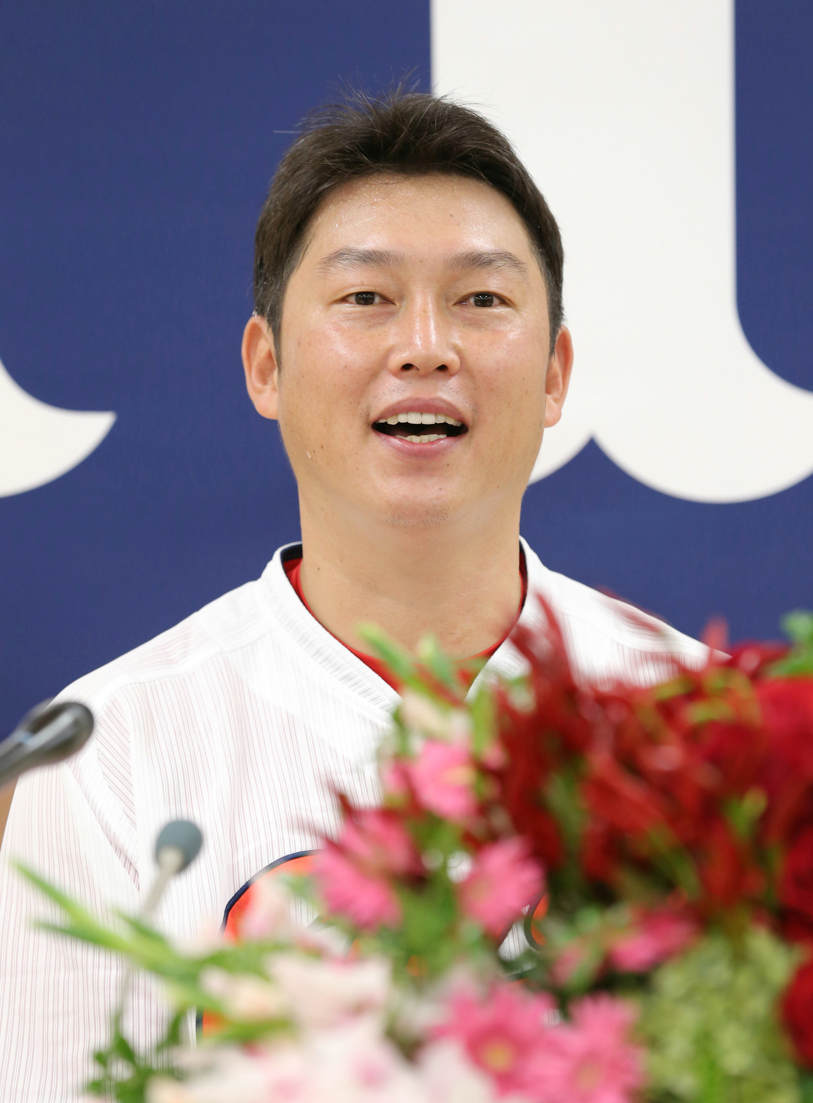 広島のいじられ王・新井さん、引退表明でTwitterトレンド独占 広島のいじられ王・新井さん、引退表明でTwitterトレンド独占