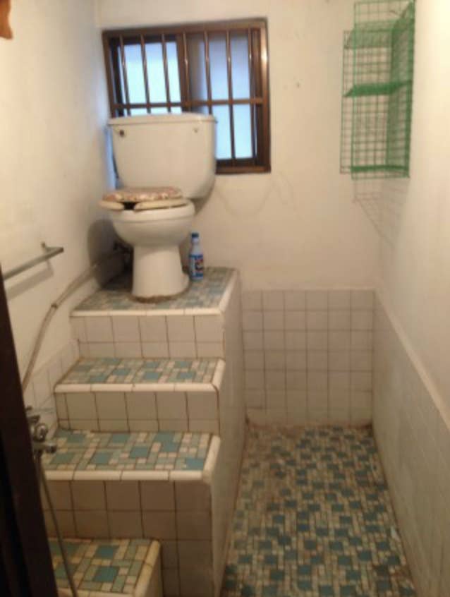 17 bathrooms that deserve the "worst design of the year" award