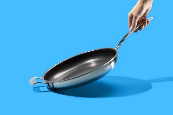 This Professional-Grade Cuisinart Skillet Is One Of The Best Nonstick Pans  Money Can Buy